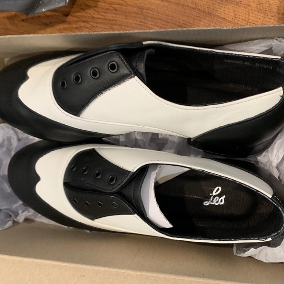 Leo's Black & White Tap Shoes size 8.5 Brand new with taps - Picture 1 of 4
